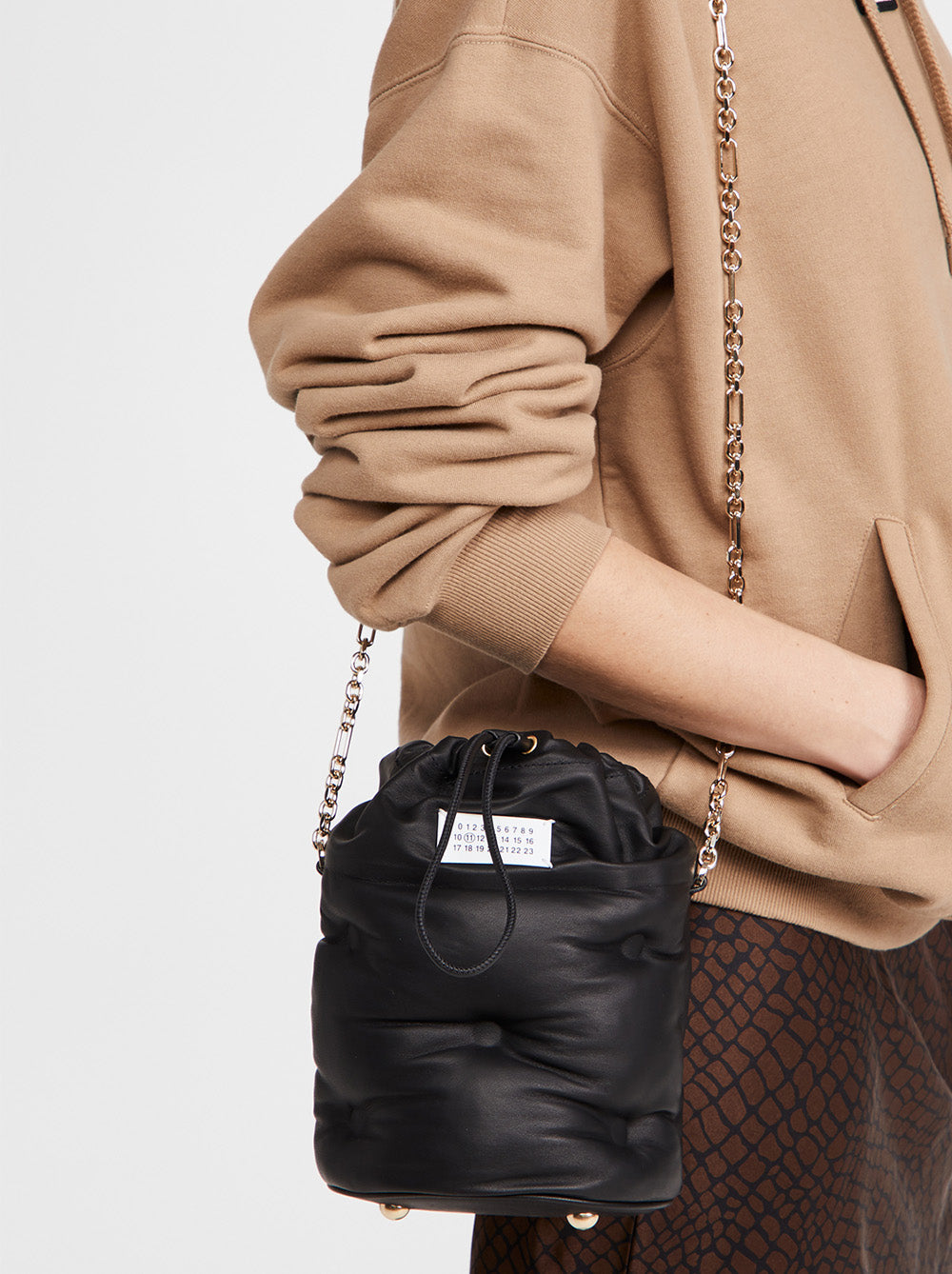 【MAISON MARGIELA】GLAM SLAM BUCKET BAG Maison Margiela Glam Slam Bucket Bag – SERENDIPITY